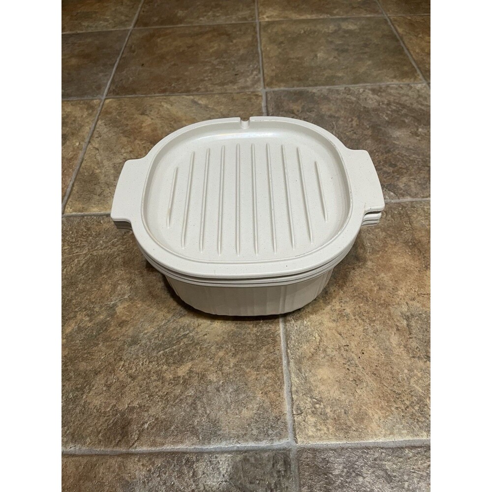4 Piece Set Rubbermaid Microwave Cookware 3 Qt, 1 QT Bowls, Steamer, Bacon Rack